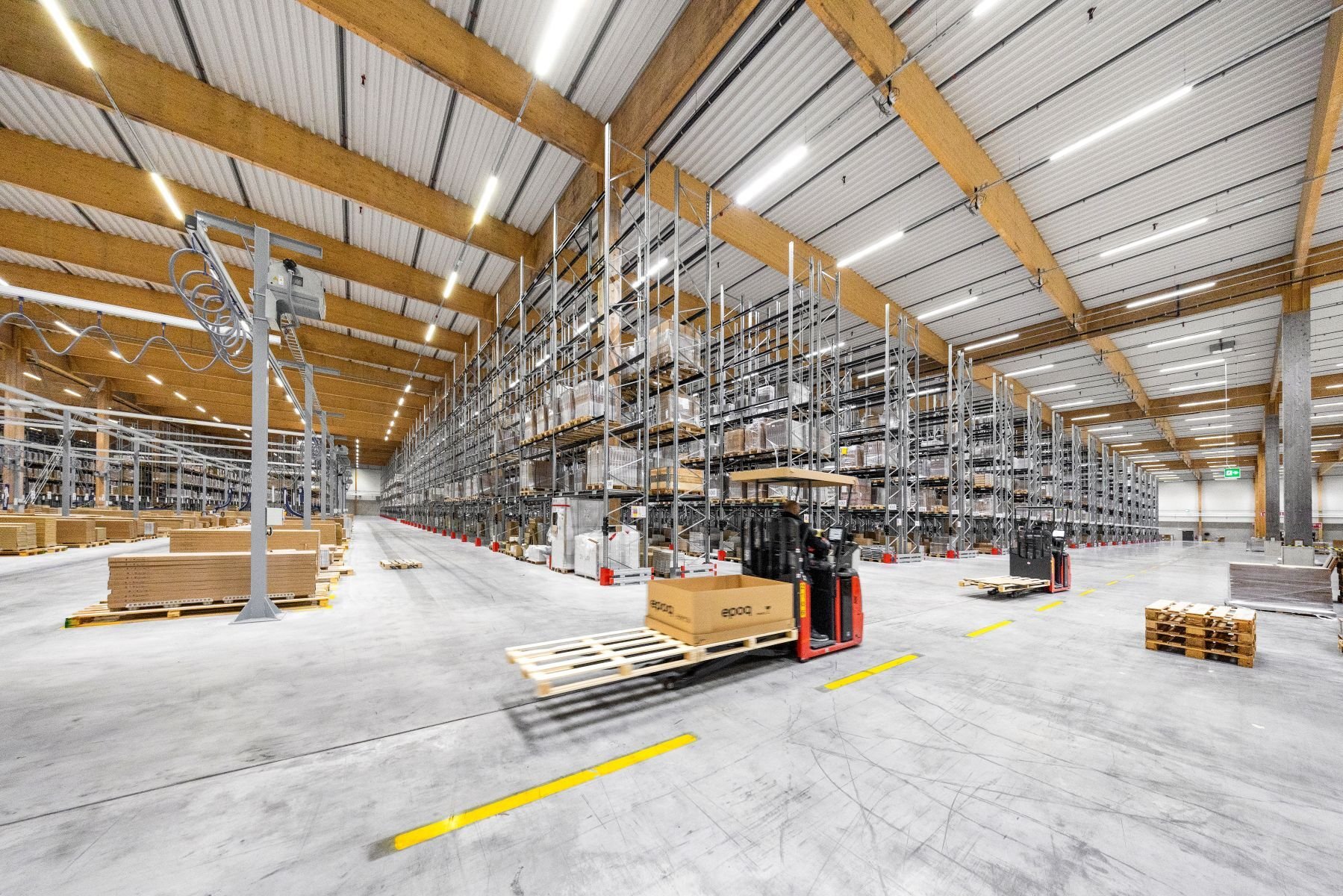 elgiganten_shelfs_1200px