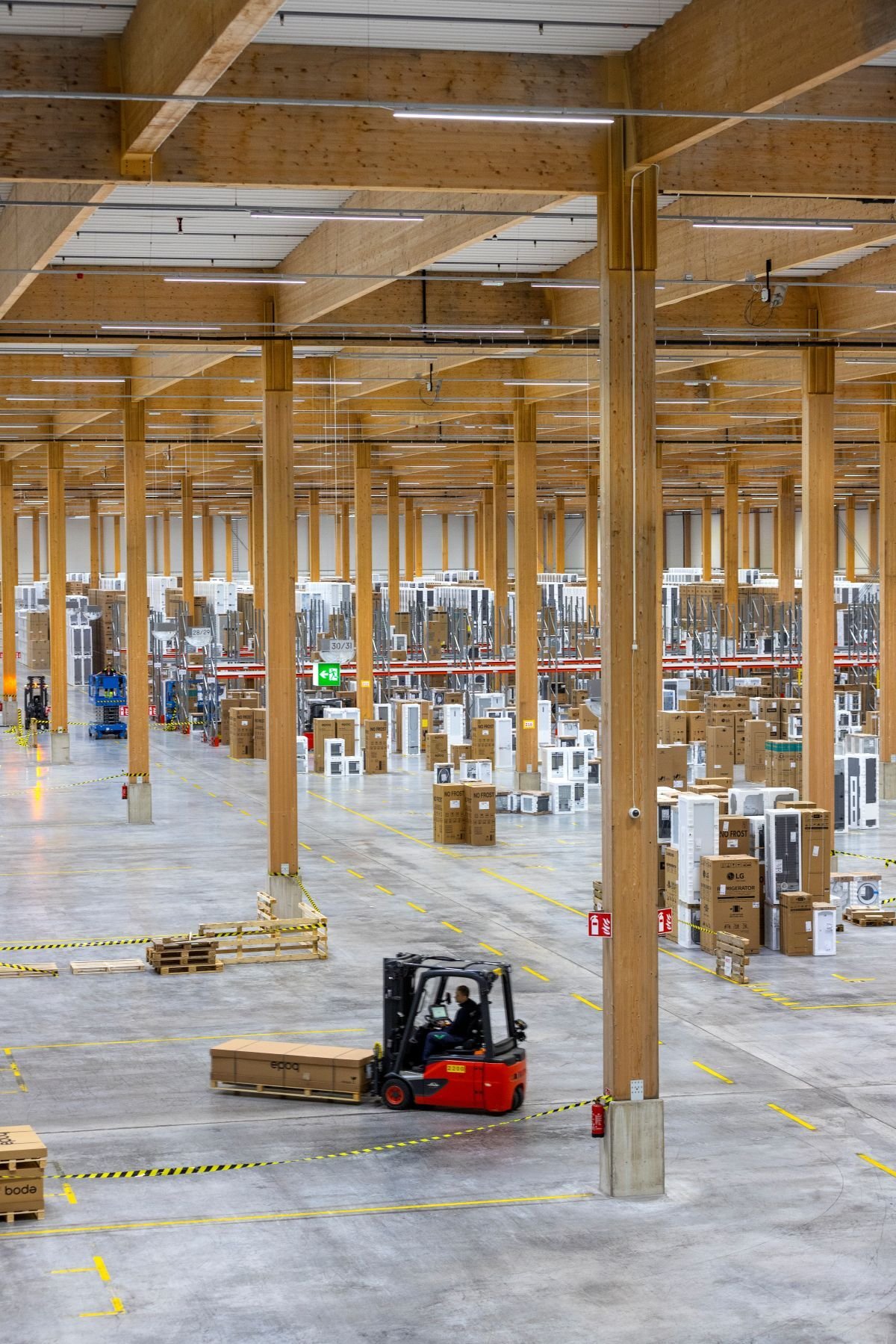 elgiganten_vertical_1200px