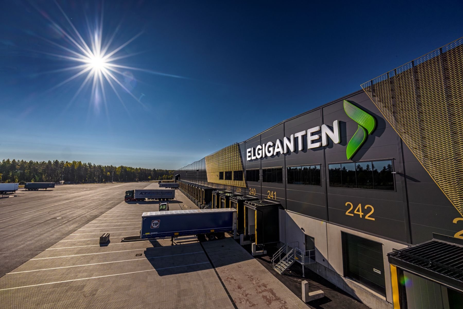 elogiganten front 1200px