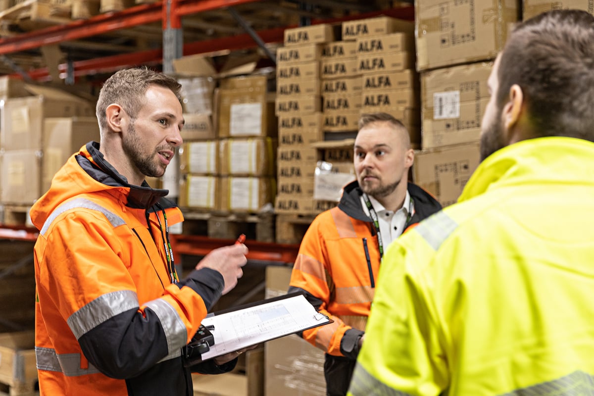 Greenled_warehouse_12_1200px