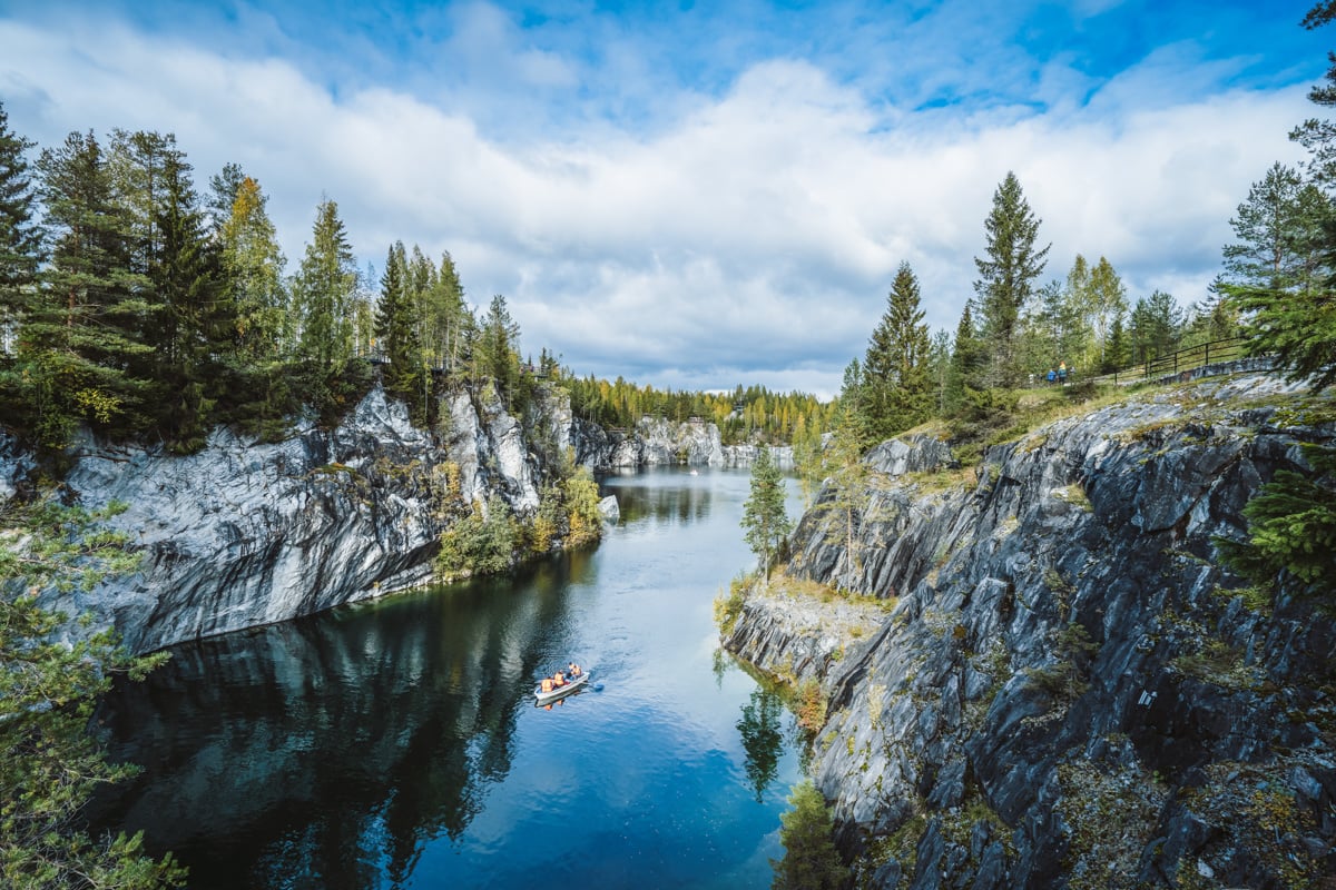brand-nature-river-lake-sustainability-co2_1200px