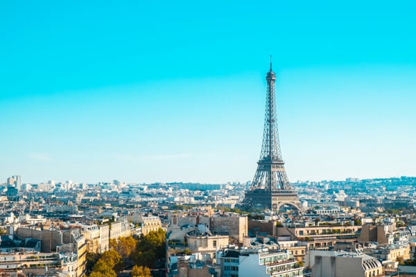 brand-eiffel-tower-trash-waste-origi_600px