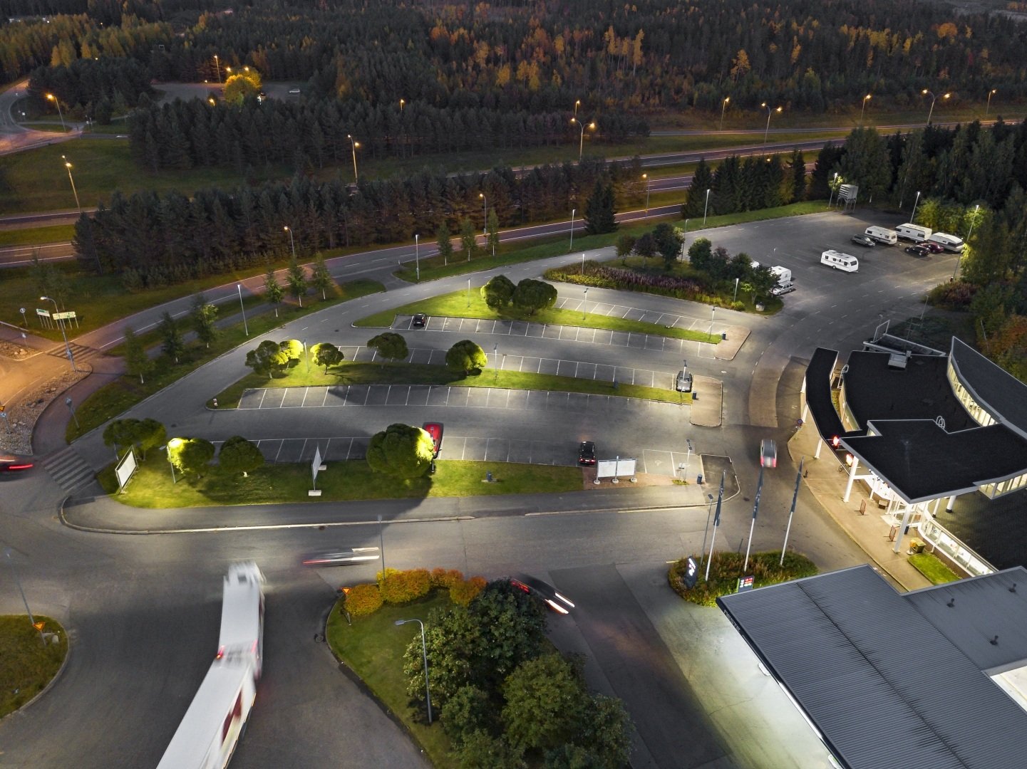Reference_area_lighting_Neste_K_Ouluntulli_1