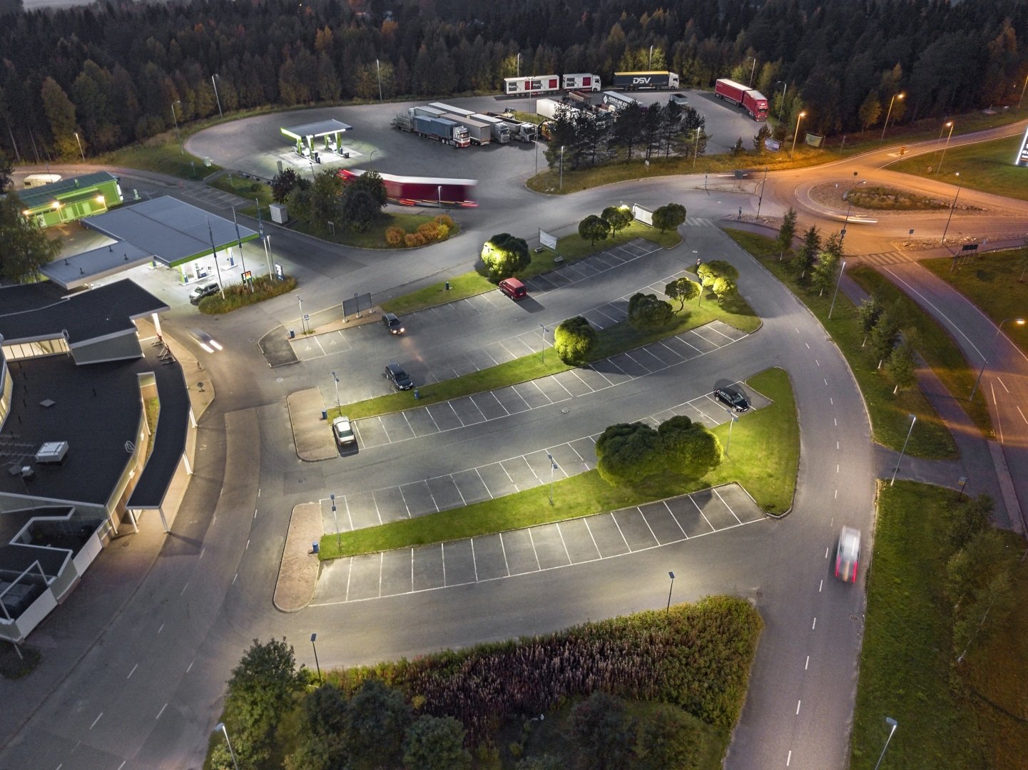 Reference_area_lighting_Neste_K_Ouluntulli_4