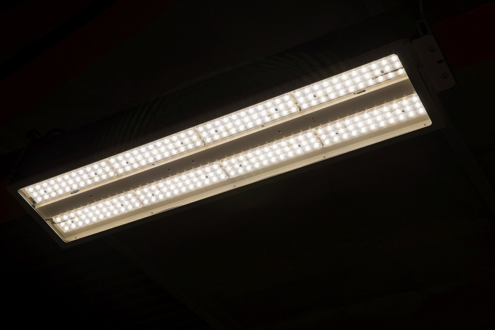 Reference_arena_and_sports_hall_lighting_Esport_Center_7