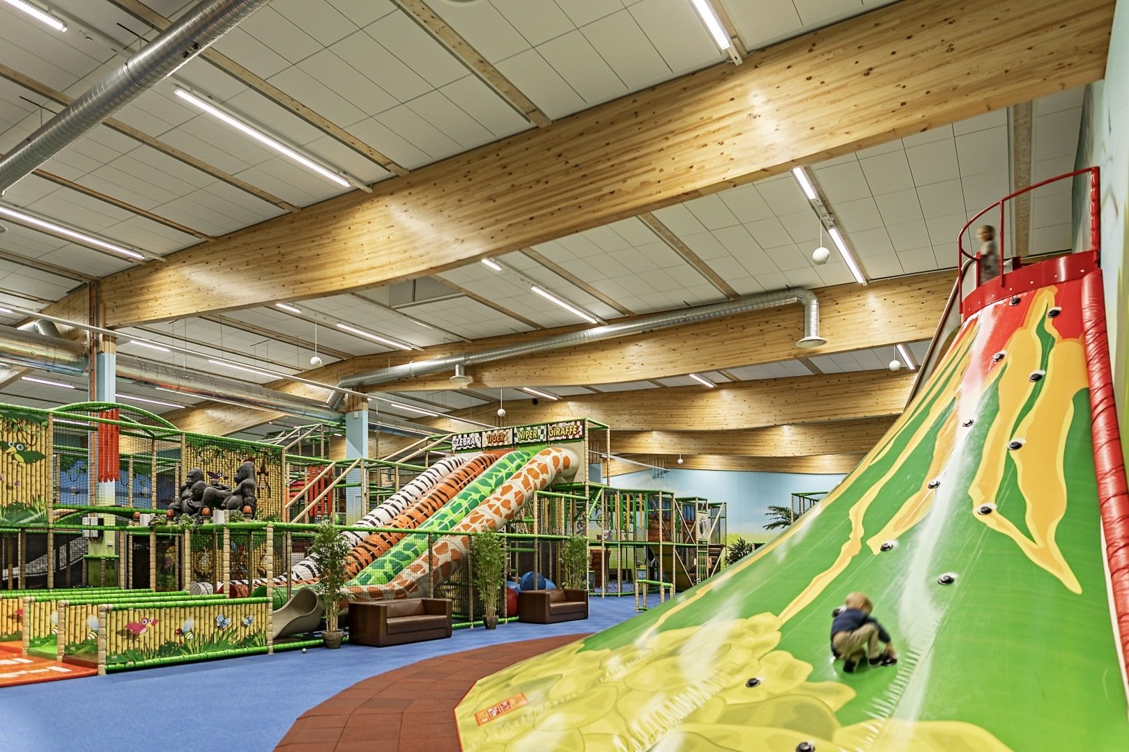 Reference_arena_and_sports_hall_lighting_Leos_Leikkimaa_1