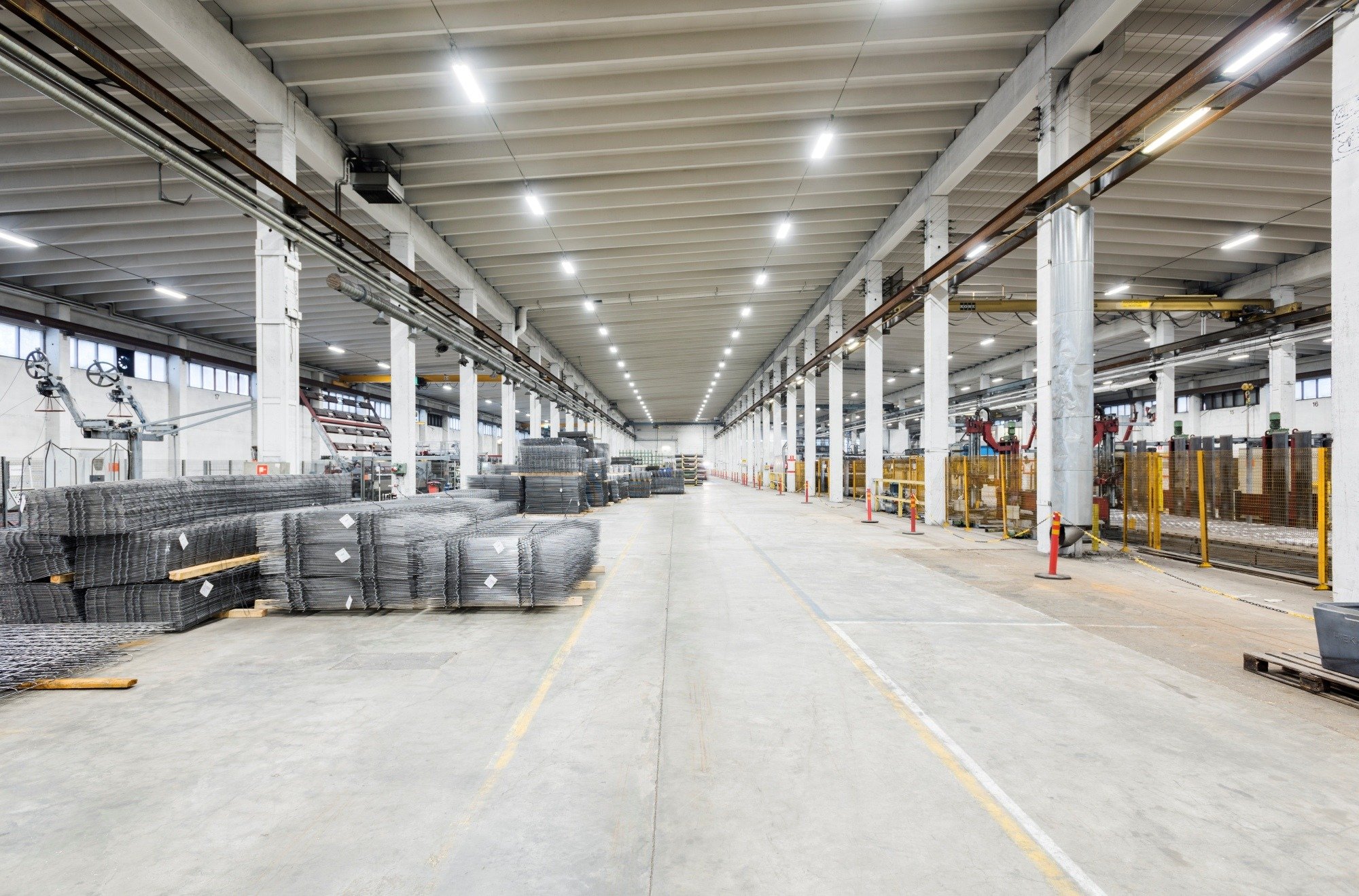 Reference_industrial_lighting_Celsa_Steel_Service_Palkane_1
