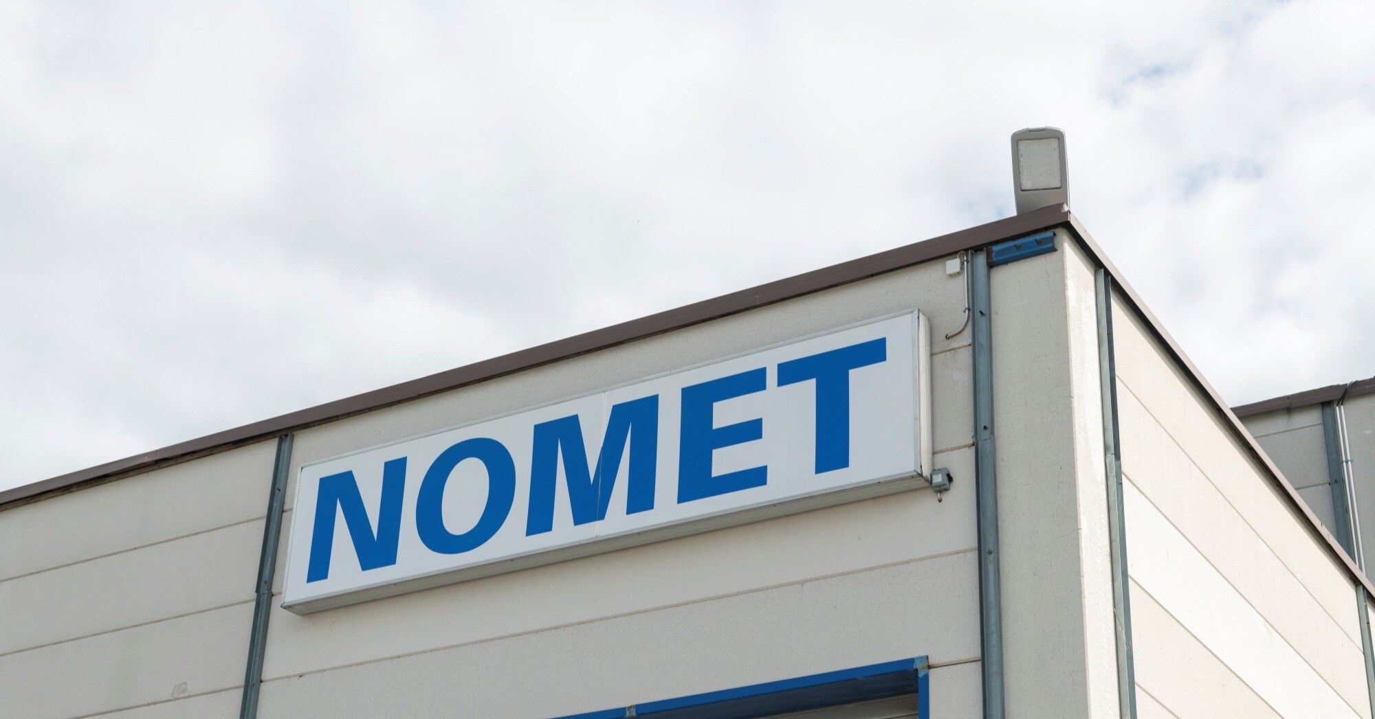 Reference_industrial_lighting_Nomet_4_cropped