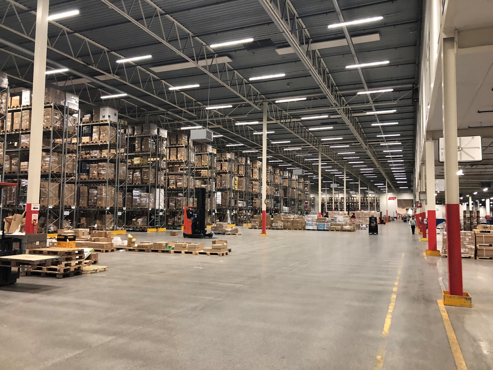 Reference_logistics_lighting_Jula_Logistics_2