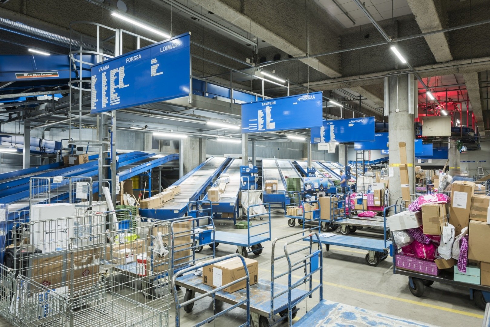Reference_logistics_lighting_Matkahuolto_Kamppi_1