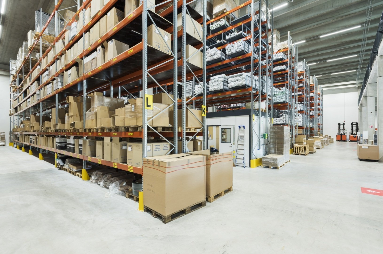 Reference_logistics_lighting_Oy_Vallila_Collection_Ab_2