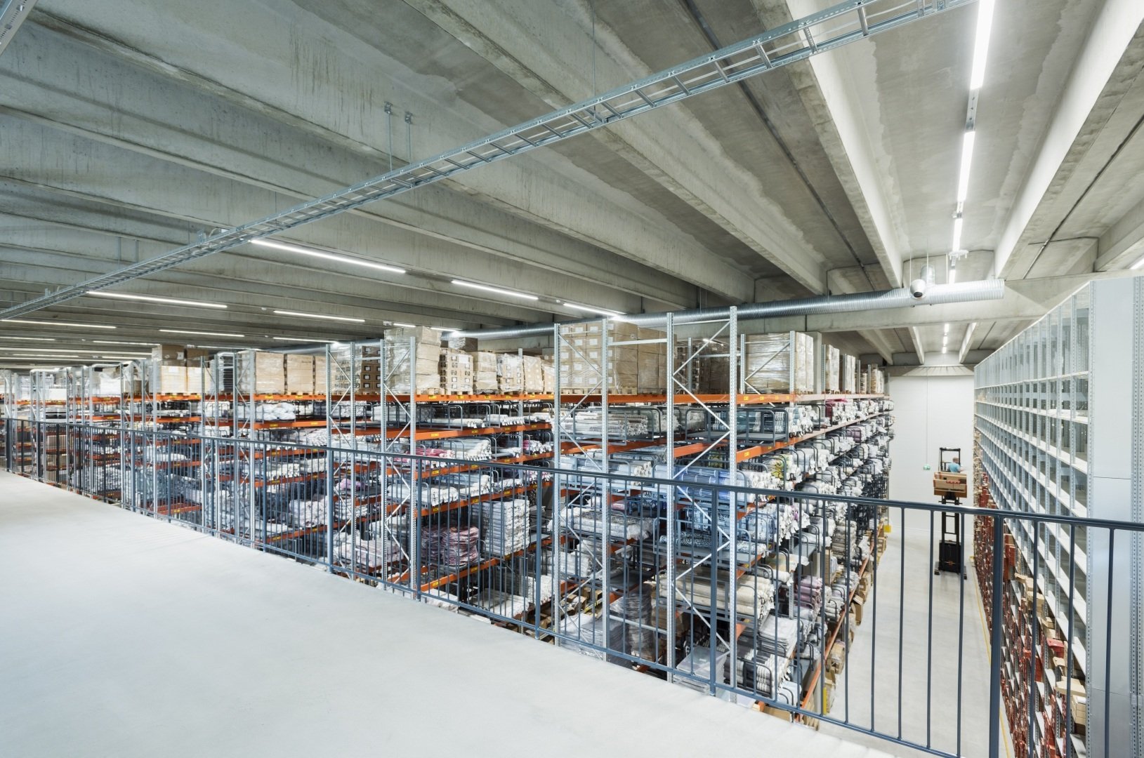 Reference_logistics_lighting_Oy_Vallila_Collection_Ab_613