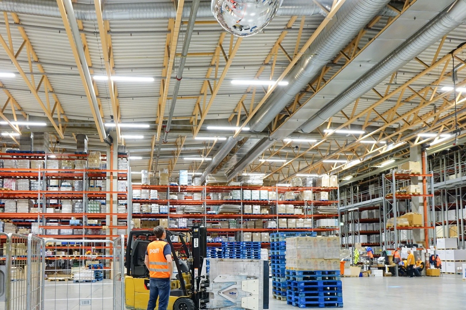 Reference_logistics_lighting_Postin_logistiikkakeskus_Vantaa_3