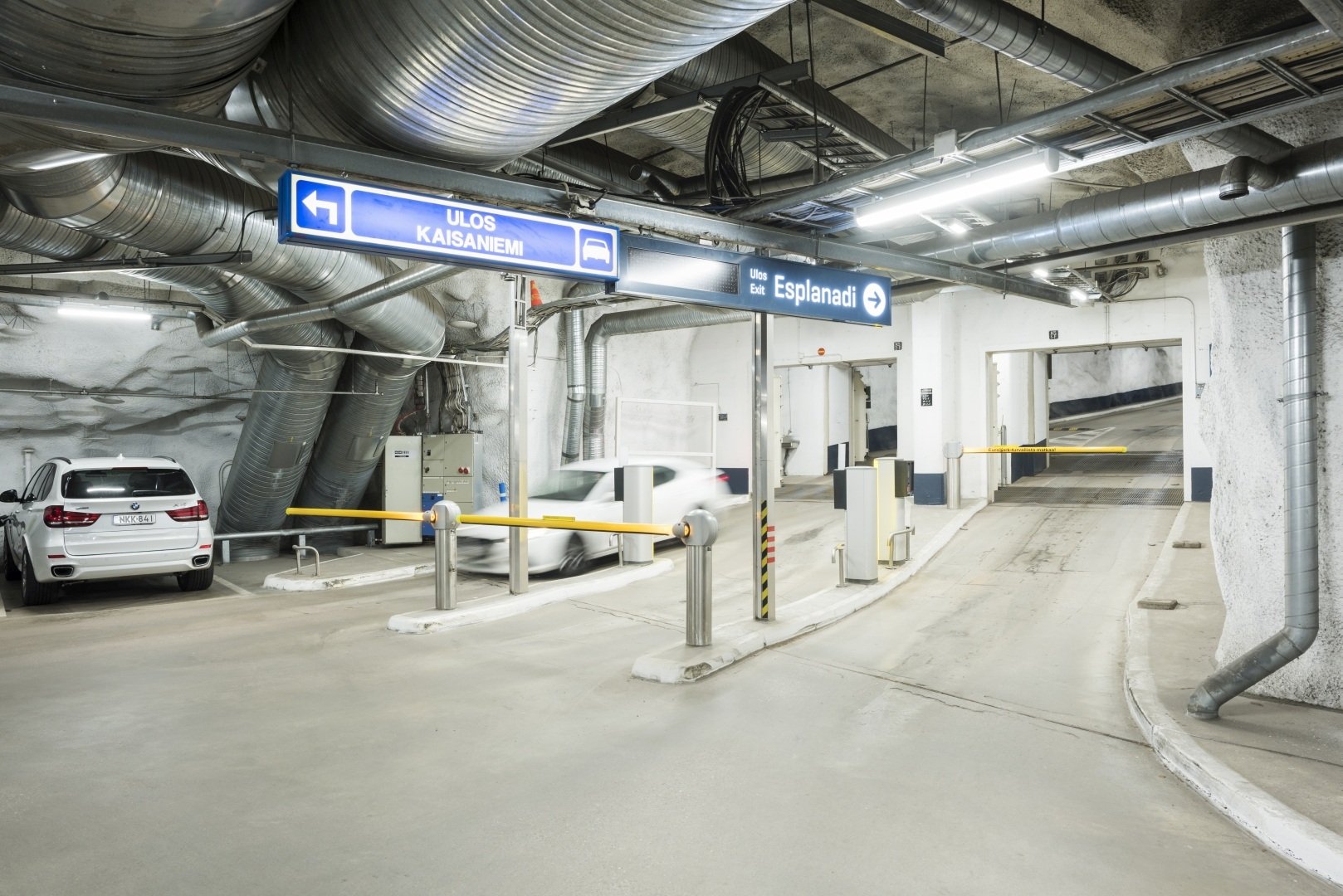 Reference_parking_lighting_P-Kluuvi_2