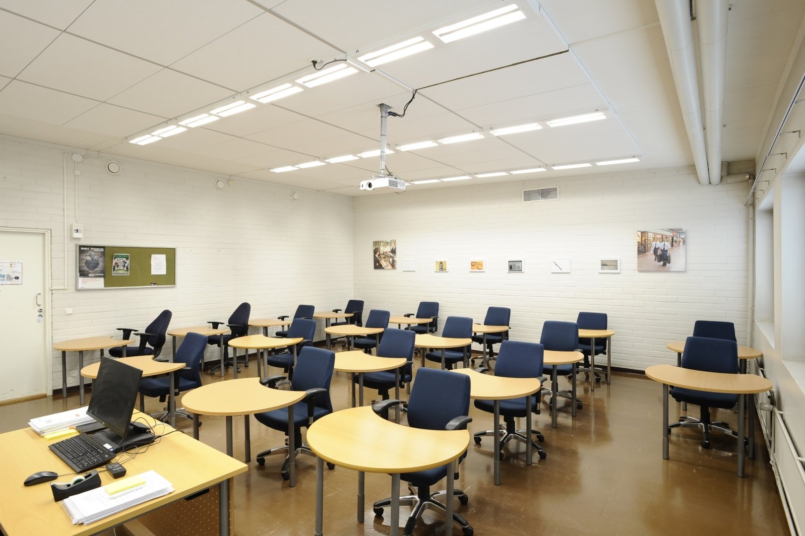 Reference_school_lighting_OAKK_1158