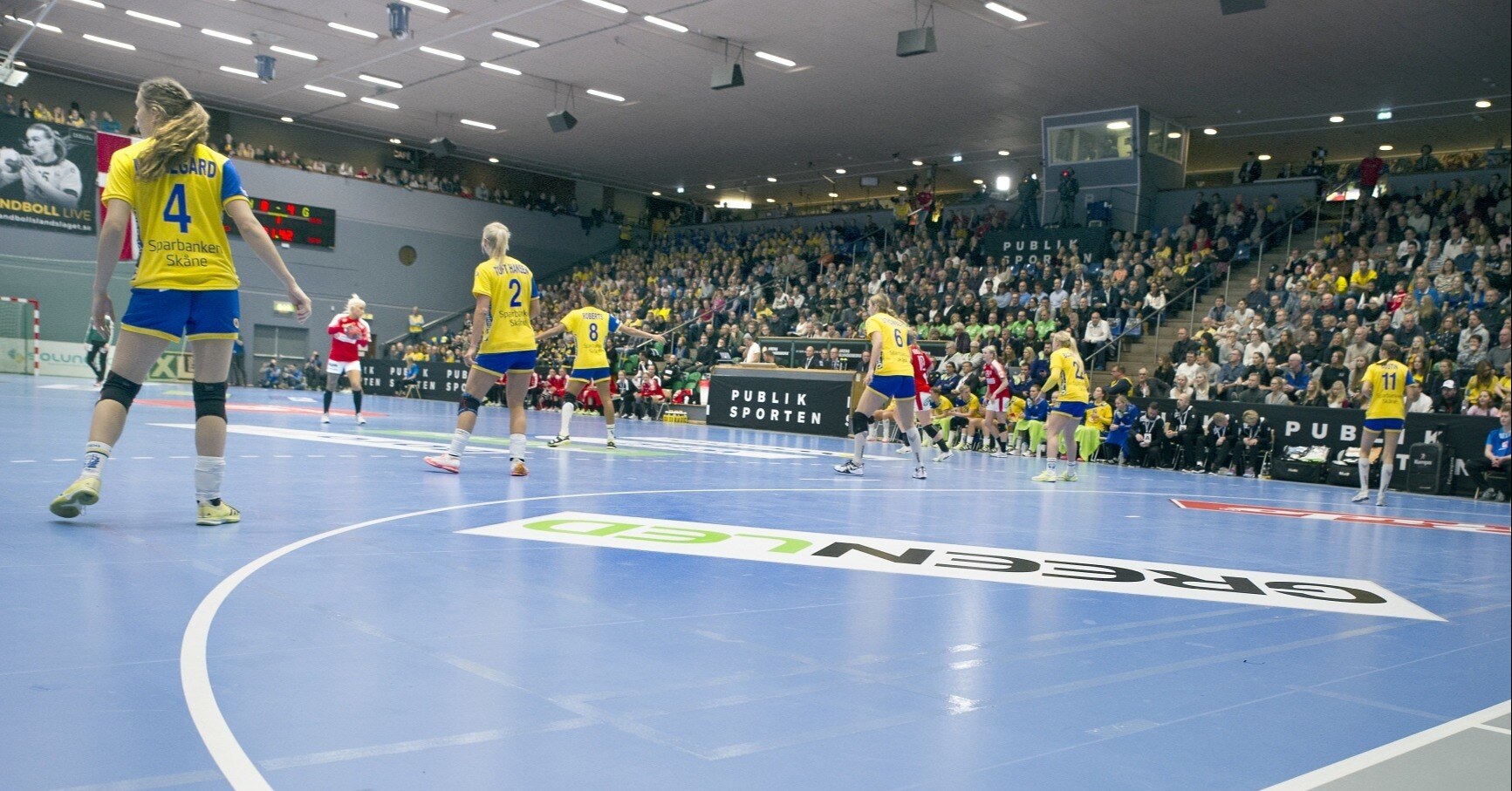 Reference_sports_hall_and_arena_lighting_Arena_Alvhogsborg_1_cropped