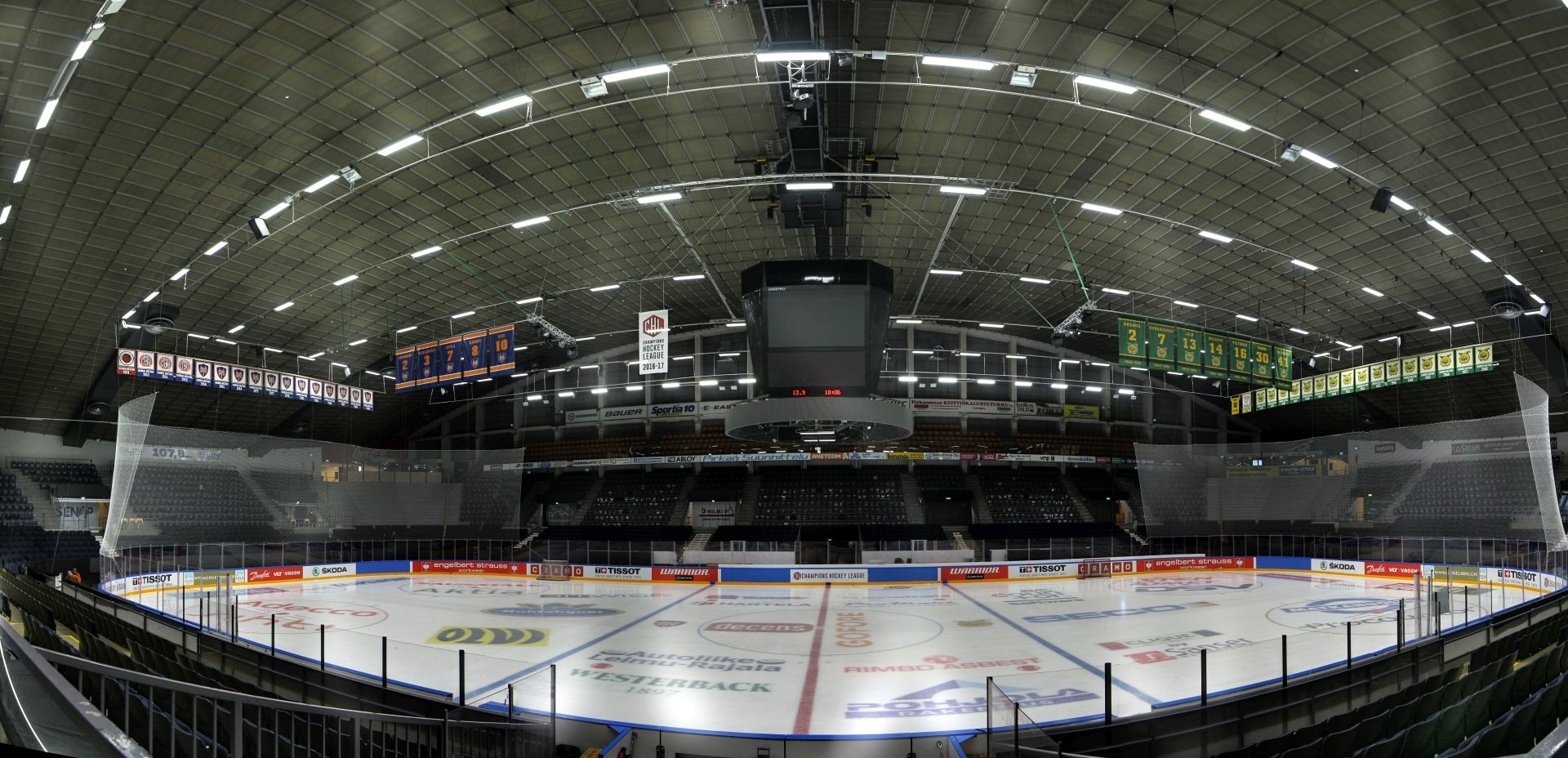 Reference_sports_hall_and_arena_lighting_Hakametsan_jaahalli_1