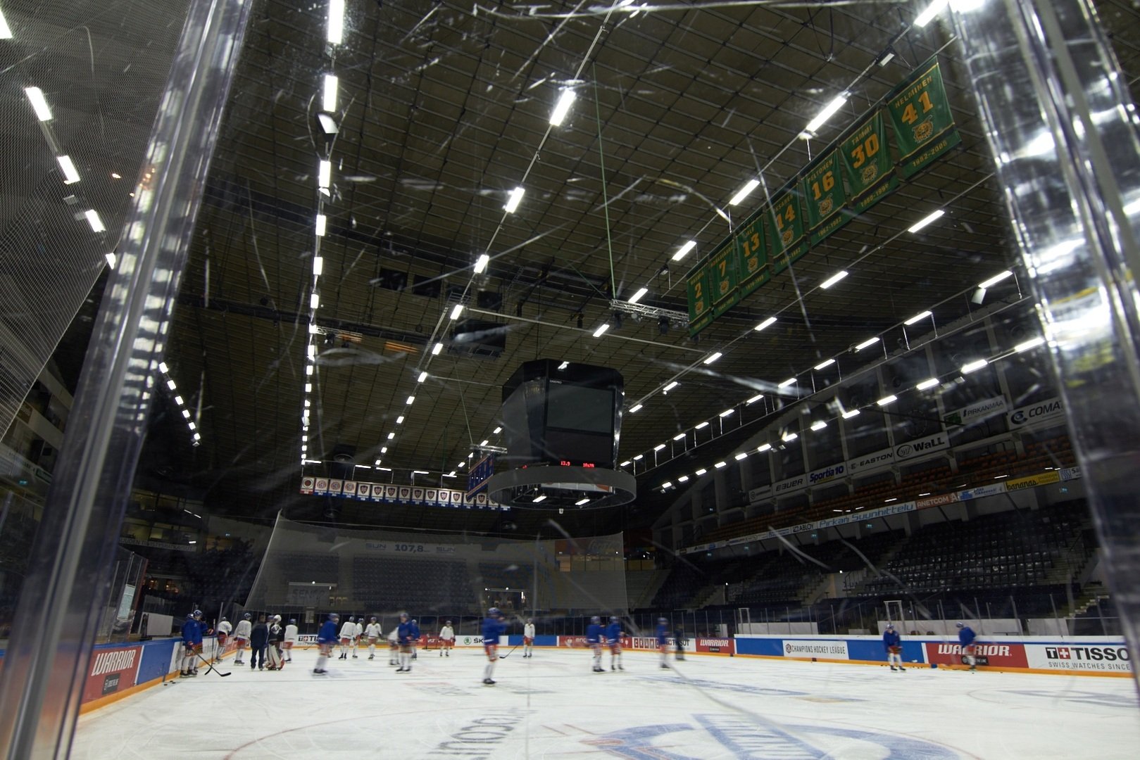 Reference_sports_hall_and_arena_lighting_Hakametsan_jaahalli_3
