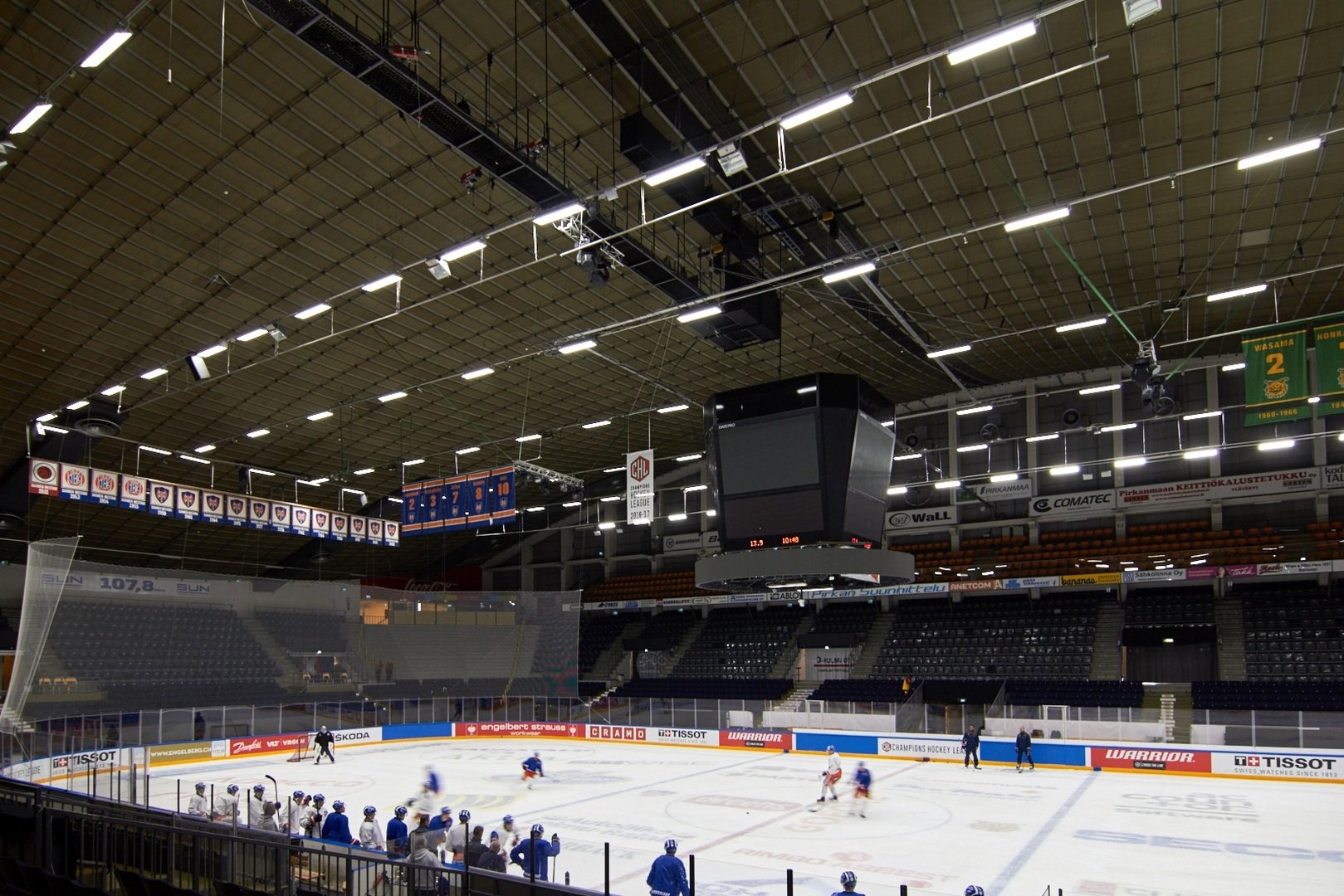 Reference_sports_hall_and_arena_lighting_Hakametsan_jaahalli_4