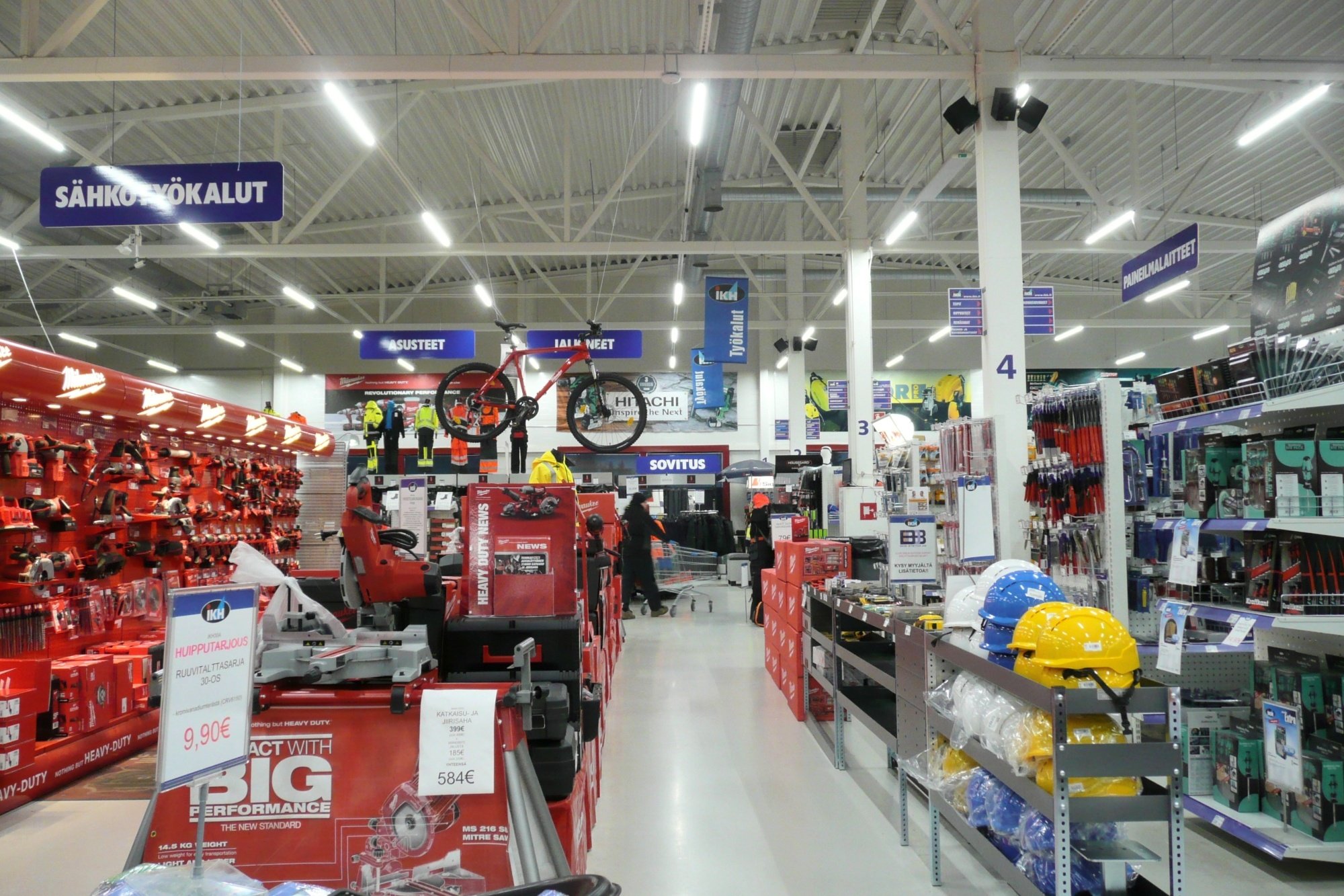 Reference_store_lighting_IKH_8