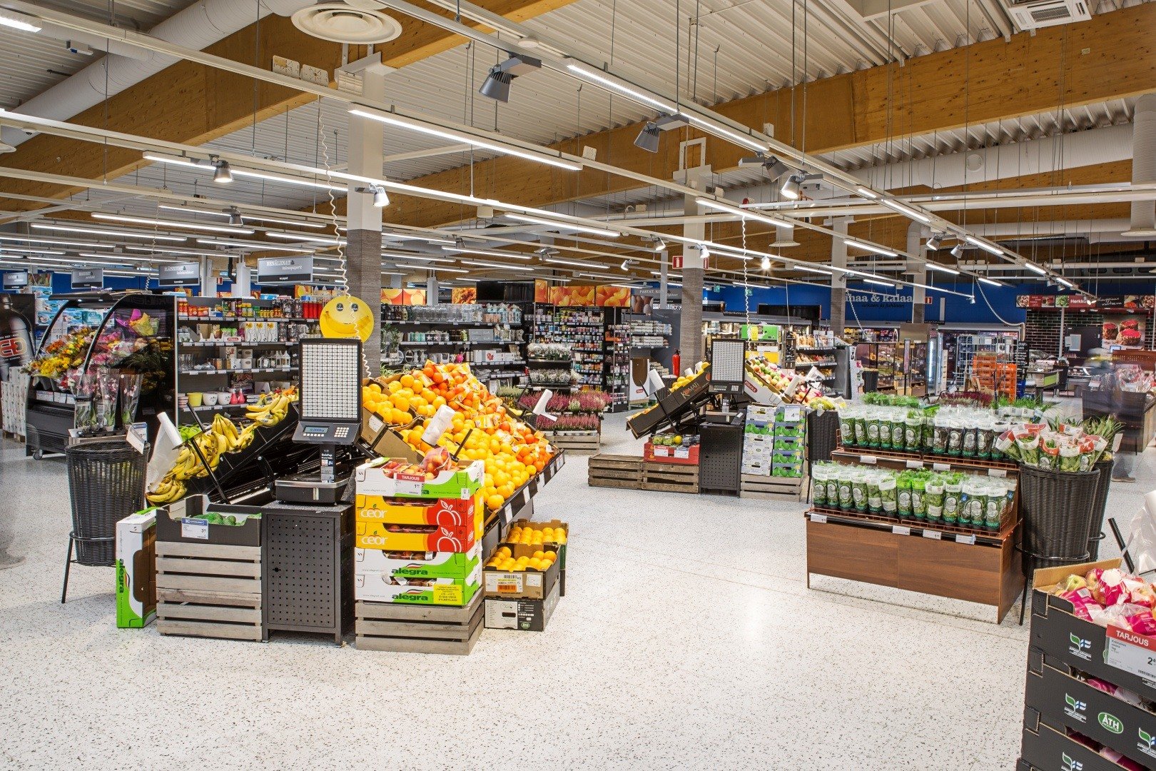 Reference_store_lighting_K-Supermarket_Rovaniemi_1