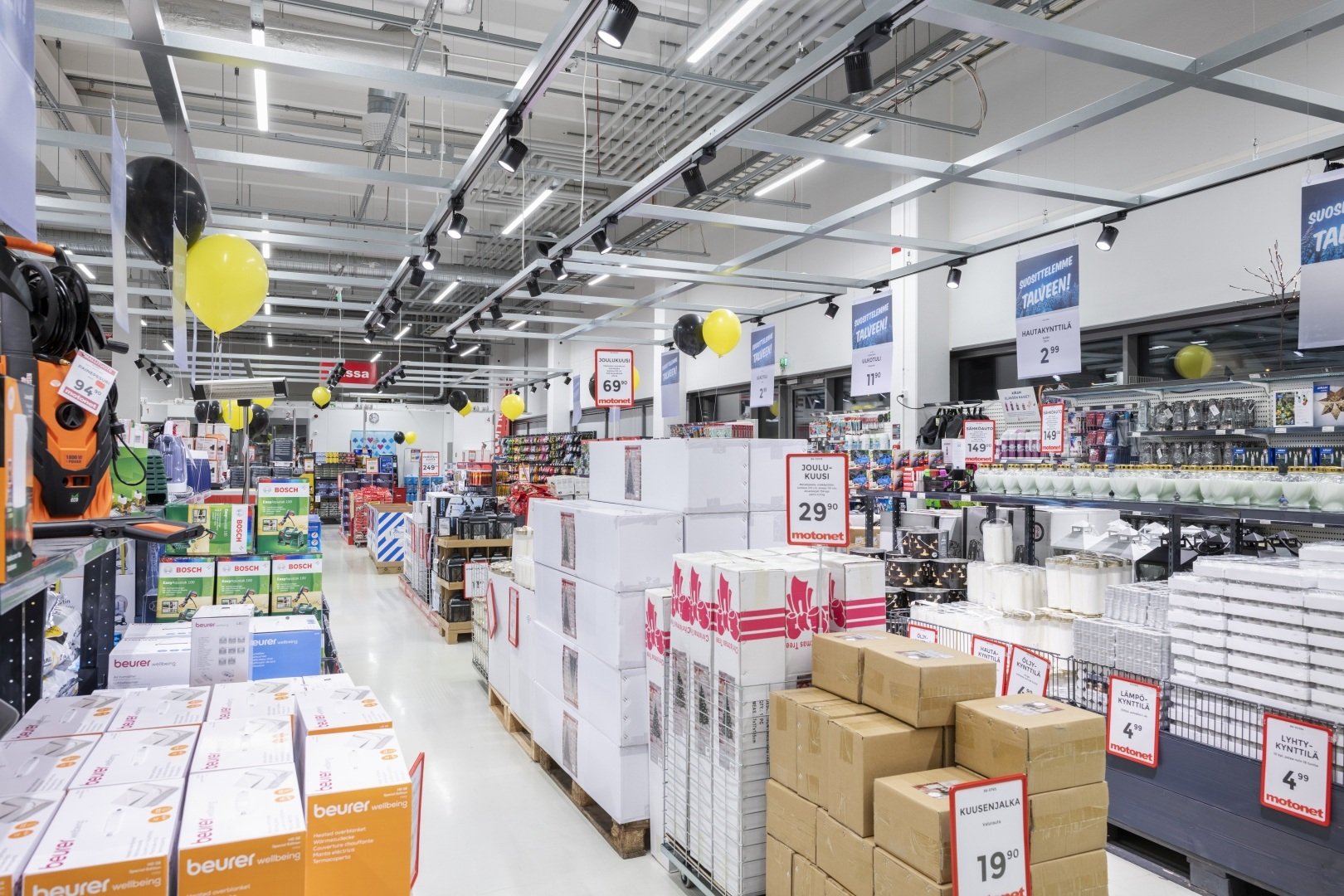 Reference_store_lighting_Motonet_Roihuvuori_1
