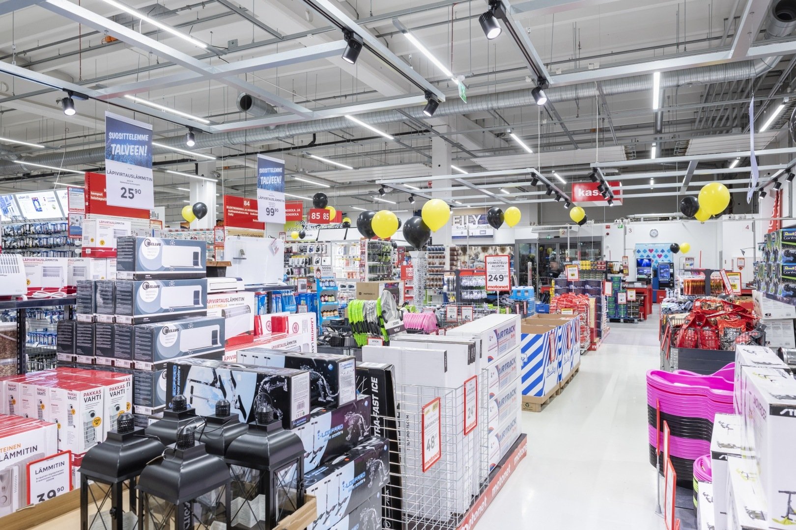 Reference_store_lighting_Motonet_Roihuvuori_2