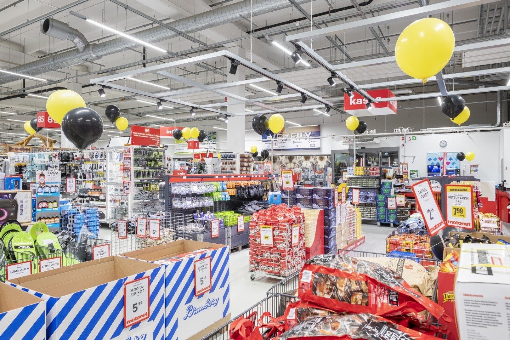 Reference_store_lighting_Motonet_Roihuvuori_3