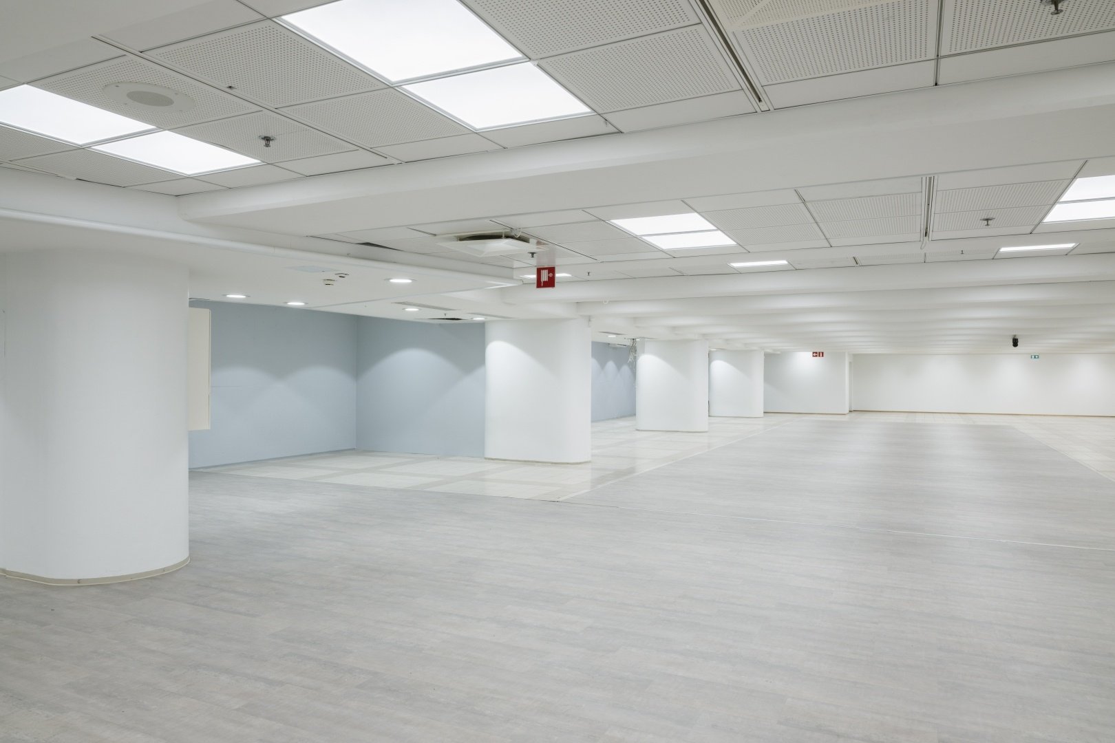 Reference_store_lighting_Kirjatalo11