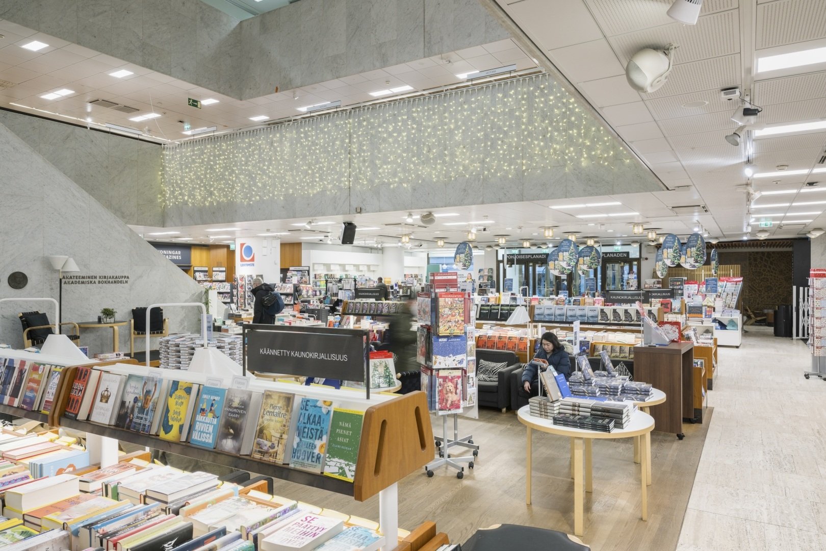Reference_store_lighting_Kirjatalo6
