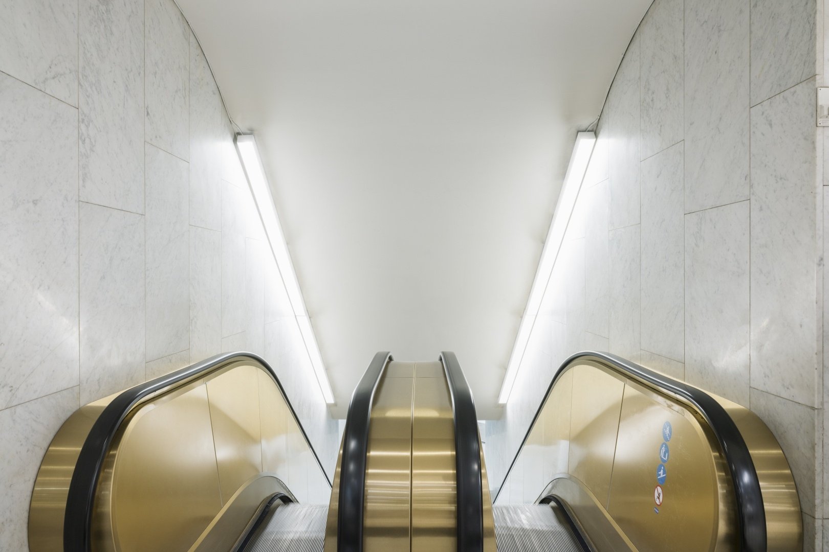 Reference_store_lighting_Kirjatalo7