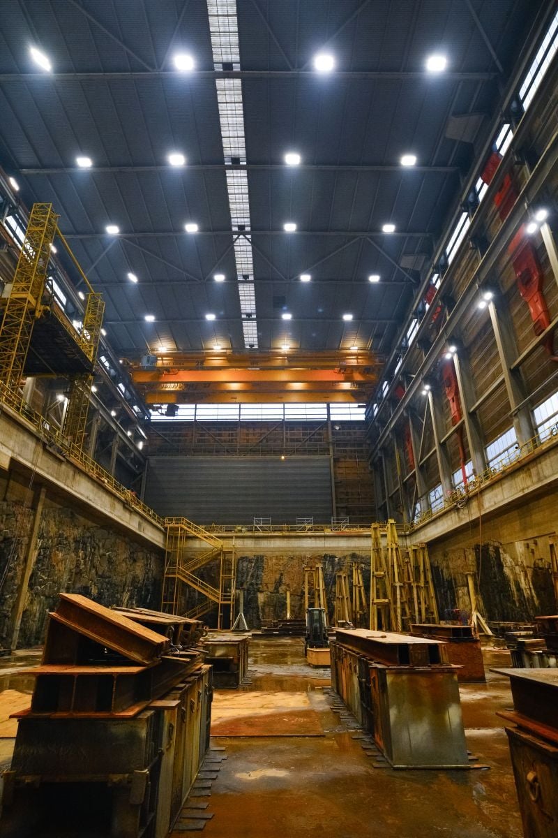 Shipyard_pool_bottom_wide_1200px