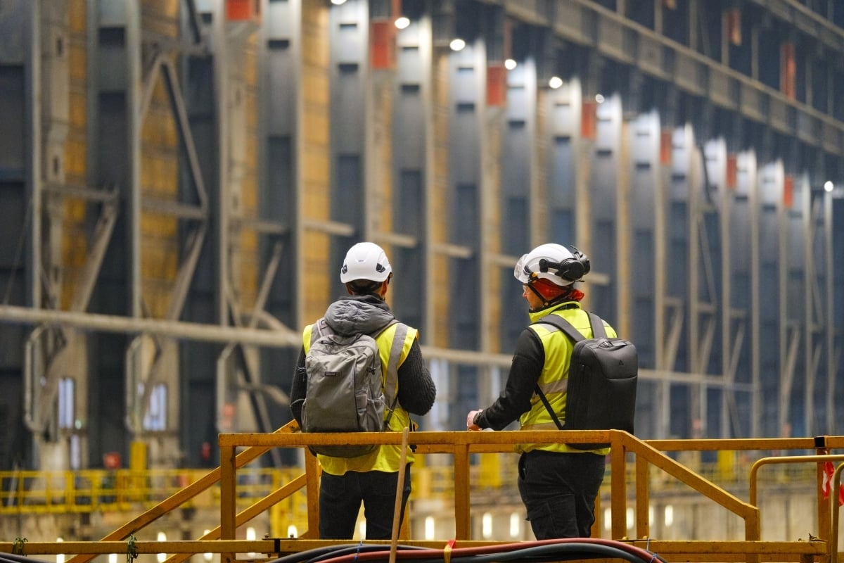 Shipyard_side_1200px