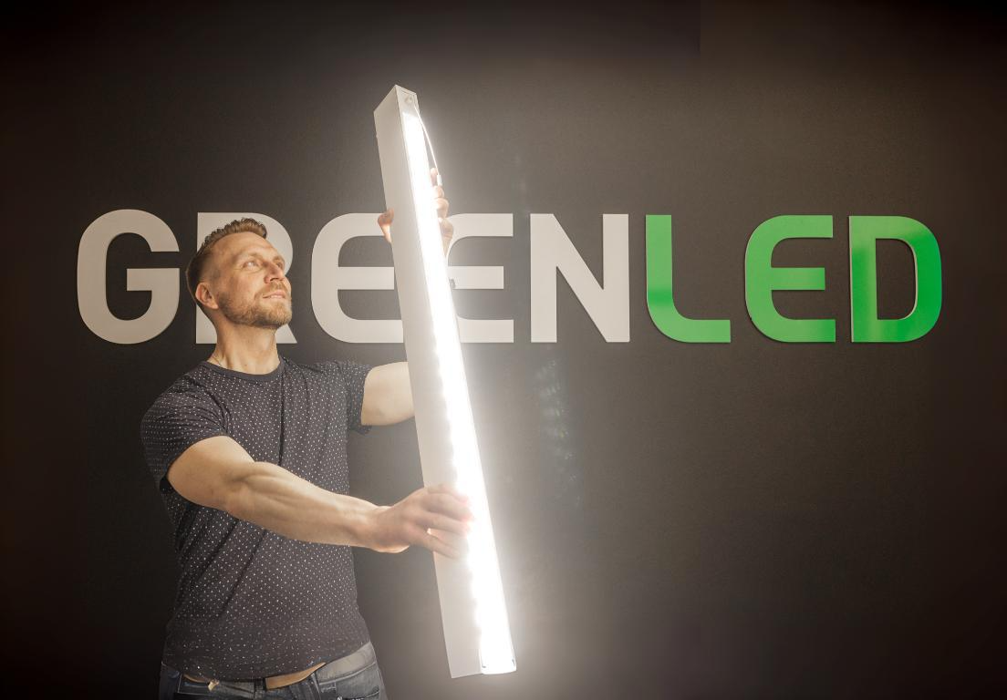 Greenled_office_21_1200px_photoshopped