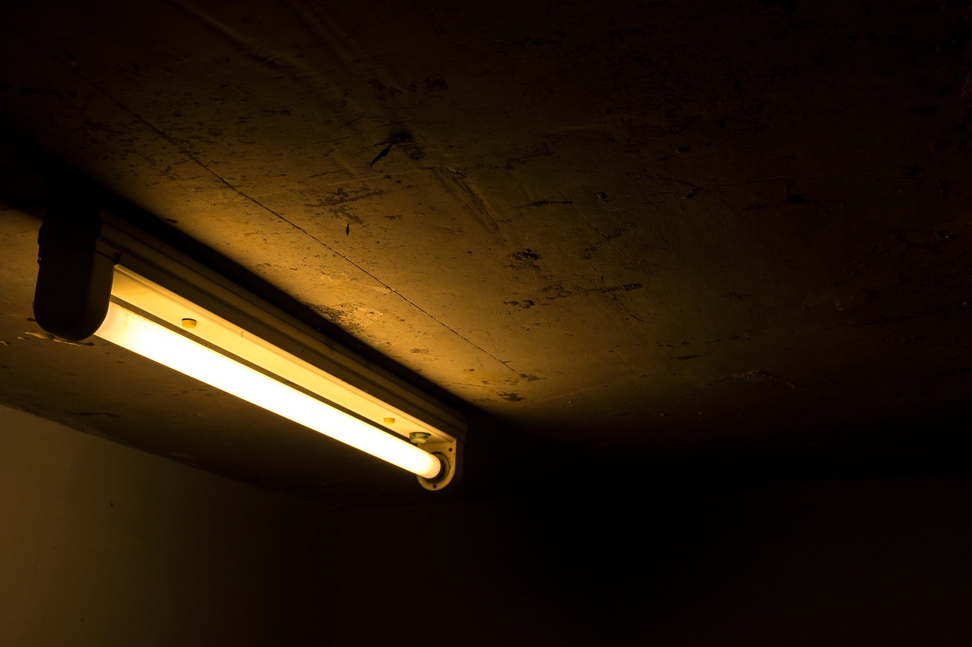 brand-bad-lighting-costs-billions-2000px_2
